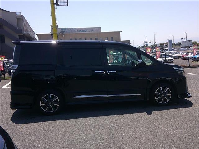 Ref:AUX-24013821 TOYOTA VOXY 2019 5 Ref:AUX-24013821 TOYOTA VOXY 2019 - Image 5