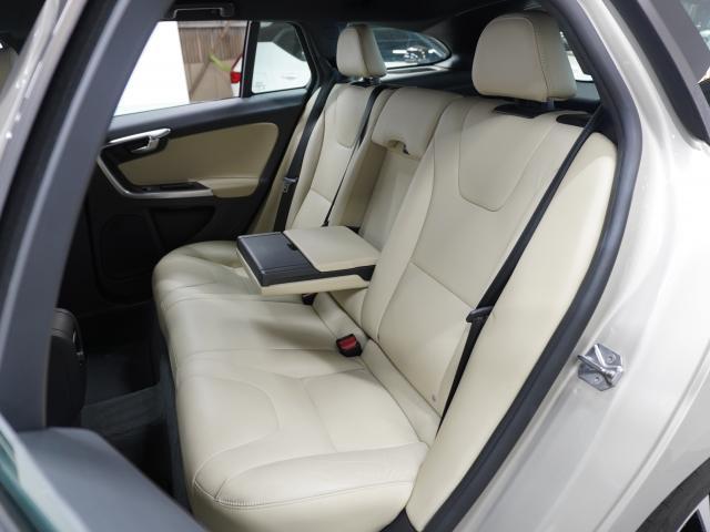 Ref:AUX-24023115 VOLVO V60 2017 13 Ref:AUX-24023115 VOLVO V60 2017 - Image 13