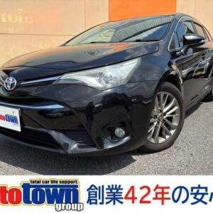 2017 Toyota Avevsis Wagon black gasoline used car Japan export
