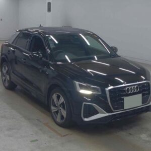 2022 Audi Q2 black gasoline used car Japan export