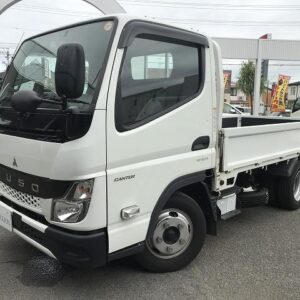 2022 Mitsubishi Fuso Canter white diesel used car Japan export