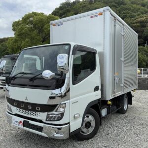 2022 Mitsubishi Fuso Canter white diesel used car Japan export