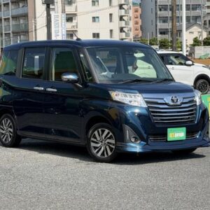 2019 Toyota Roomy blue gasoline used car Japan export