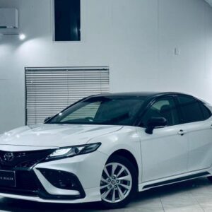 2023 Toyota Camry white hybrid used car Japan export