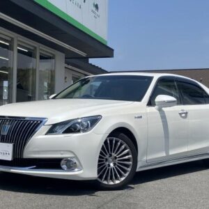 2014 Toyota Crown Majesta pearl gasoline used car Japan export