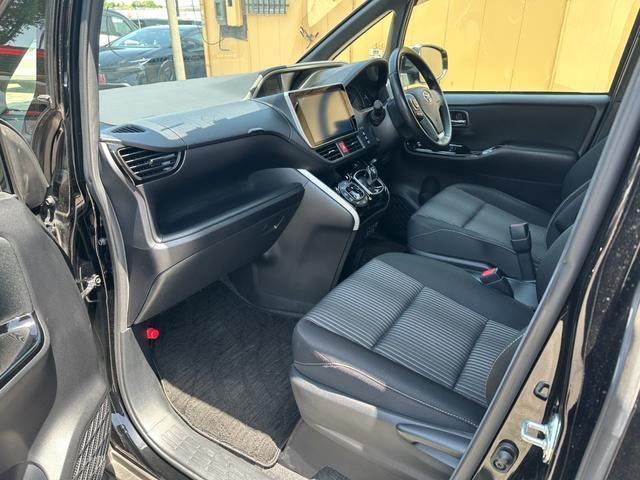 Ref:AUX-24050709 TOYOTA VOXY 2018 13 Ref:AUX-24050709 TOYOTA VOXY 2018 - Image 13