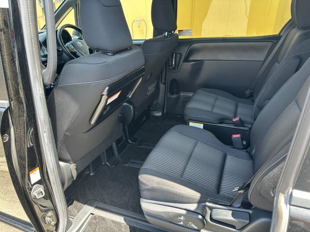 Ref:AUX-24050709 TOYOTA VOXY 2018 14 Ref:AUX-24050709 TOYOTA VOXY 2018 - Image 14