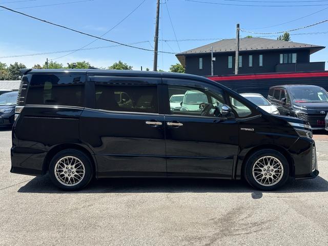 Ref:AUX-24050709 TOYOTA VOXY 2018 18 Ref:AUX-24050709 TOYOTA VOXY 2018 - Image 18