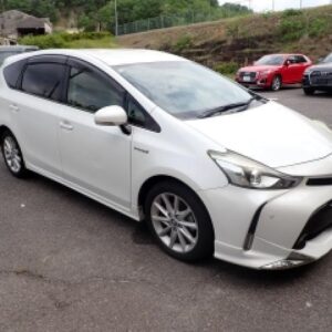 2015 Toyota Prius Alpha white hybrid used car Japan export