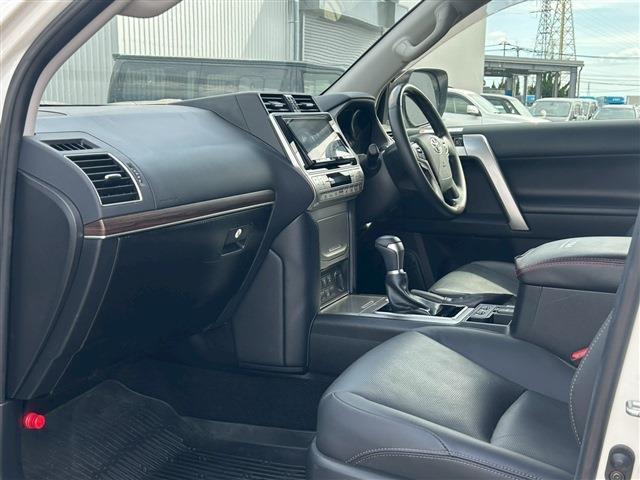 Ref:AUX-24056353 TOYOTA LAND CRUISER PRADO 2022 13 Ref:AUX-24056353 TOYOTA LAND CRUISER PRADO 2022 - Image 13