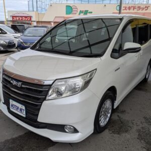 2014 Toyota Noah pearl hybrid used car Japan export
