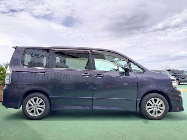 Ref:AUX-24073007 TOYOTA VOXY 2011 19 Ref:AUX-24073007 TOYOTA VOXY 2011 - Image 19