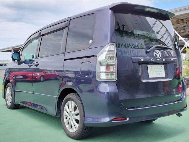 Ref:AUX-24073007 TOYOTA VOXY 2011 4 Ref:AUX-24073007 TOYOTA VOXY 2011 - Image 4