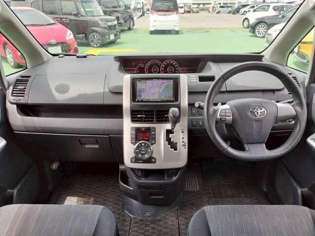 Ref:AUX-24073007 TOYOTA VOXY 2011 5 Ref:AUX-24073007 TOYOTA VOXY 2011 - Image 5