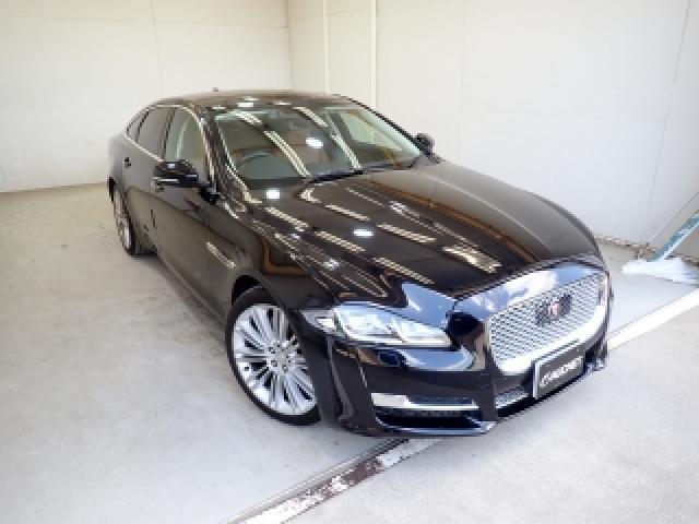 Ref:AUX-24083559 JAGUAR XJ 2017 1 2017 Jaguar Xj black gasoline used car Japan export