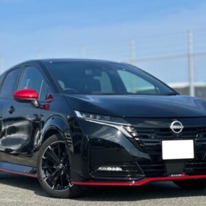 2025 Nissan Aura black gasoline used car Japan export