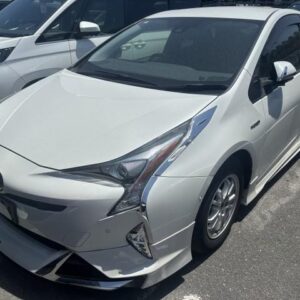 2018 Toyota Prius pearl gasoline used car Japan export