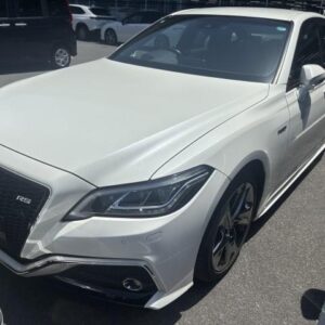 2019 Toyota Crown Hybrid pearl gasoline used car Japan export