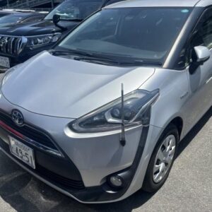 2015 Toyota Sienta silver gasoline used car Japan export
