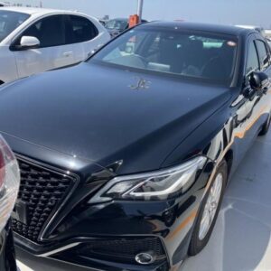 2018 Toyota Crown Hybrid black gasoline used car Japan export