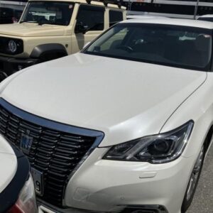 2016 Toyota Crown Hybrid pearl gasoline used car Japan export