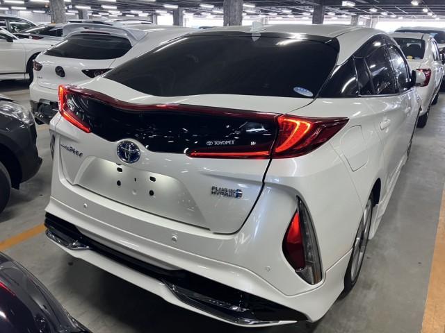 Ref:AUX-24090651 TOYOTA PRIUS PHV 2017 4 Ref:AUX-24090651 TOYOTA PRIUS PHV 2017 - Image 4