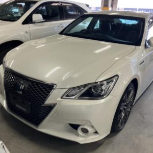 2015 Toyota Crown Hybrid pearl gasoline used car Japan export