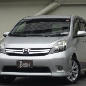 2013 Toyota Isis silver gasoline used car Japan export
