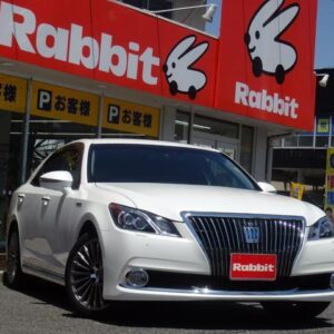 2015 Toyota Crown Majesta pearl hybrid used car Japan export