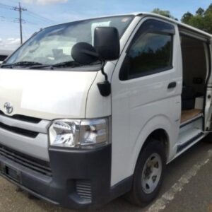 2018 Toyota Hiace Van white diesel used car Japan export