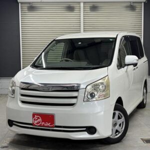 2009 Toyota Noah pearl gasoline used car Japan export