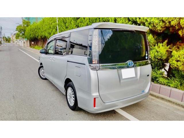 Ref:AUX-24095568 TOYOTA VOXY 2014 2 Ref:AUX-24095568 TOYOTA VOXY 2014 - Image 2