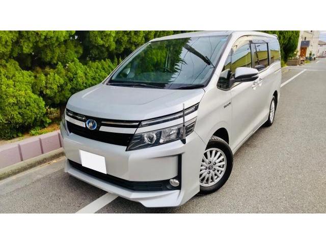 Ref:AUX-24095568 TOYOTA VOXY 2014 1 2014 Toyota Voxy silver hybrid used car Japan export