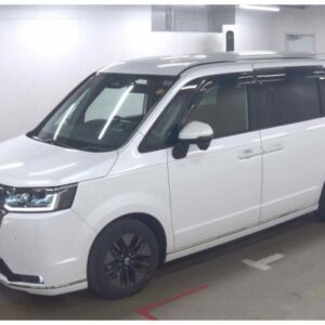 2023 Honda Stepwagon pearl gasoline used car Japan export