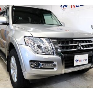2019 Mitsubishi Pajero silver diesel used car Japan export