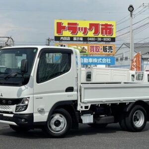 2025 Mitsubishi Fuso Canter white diesel used car Japan export