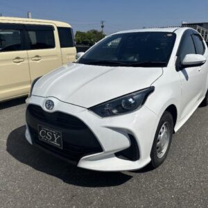 2021 Toyota Yaris pearl gasoline used car Japan export