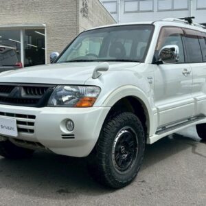 2006 Mitsubishi Pajero pearl gasoline used car Japan export