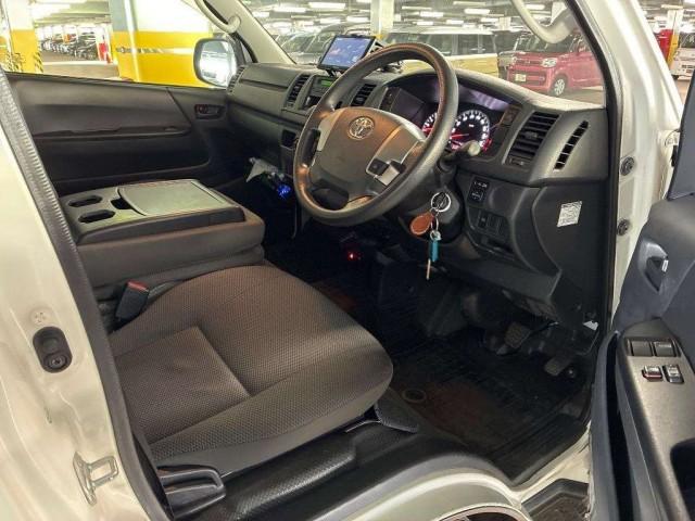 Ref:AUX-24113098 TOYOTA HIACE VAN 2018 4 Ref:AUX-24113098 TOYOTA HIACE VAN 2018 - Image 4