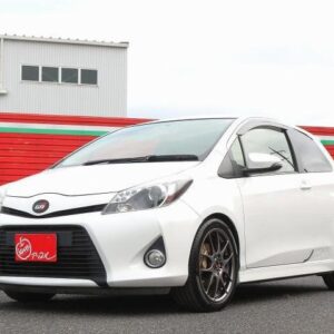 2013 Toyota Vitz white gasoline used car Japan export
