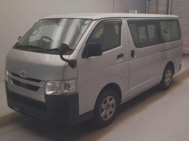 Ref:AUX-24117163 TOYOTA HIACE VAN 2022 1 2022 Toyota Hiace Van silver diesel used car Japan export