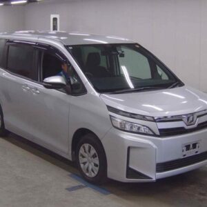 2018 Toyota Voxy silver gasoline used car Japan export