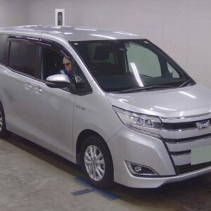 2018 Toyota Noah silver gasoline used car Japan export