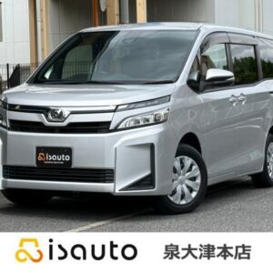 2018 Toyota Voxy silver gasoline used car Japan export