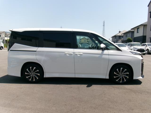 Ref:AUX-24138885 TOYOTA VOXY 2023 4 Ref:AUX-24138885 TOYOTA VOXY 2023 - Image 4