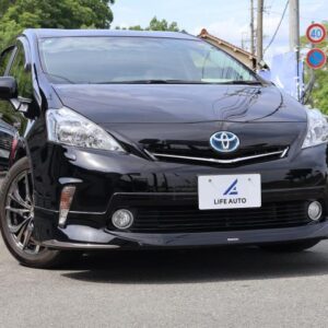2014 Toyota Prius Alpha black hybrid used car Japan export