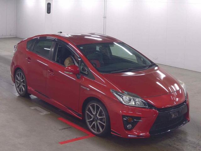 Ref:AUX-24156047 TOYOTA PRIUS 2014 1 2014 Toyota Prius red gasoline used car Japan export