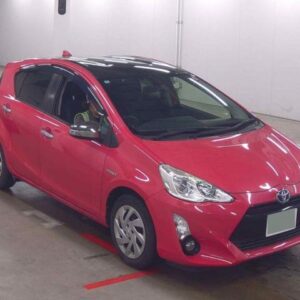 2016 Toyota Aqua pink gasoline used car Japan export