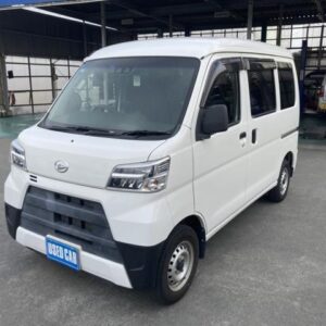 2021 Daihatsu Hijet Cargo white gasoline used car Japan export