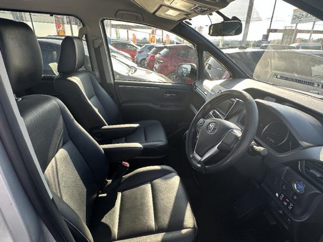 Ref:AUX-24160365 TOYOTA ESQUIRE 2015 13 Ref:AUX-24160365 TOYOTA ESQUIRE 2015 - Image 13